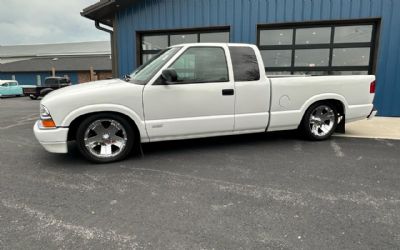 2000 Chevrolet S10 Pickup EXT. Cab 2WD