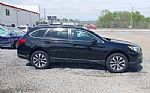2017 Outback Thumbnail 2
