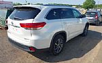 2018 Highlander Thumbnail 2