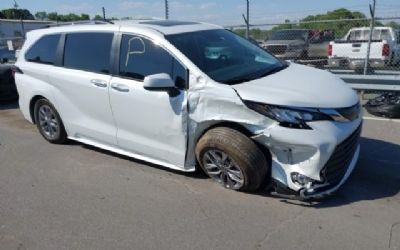 Photo of a 2023 Toyota Sienna XLE Hybrid AWD for sale