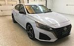 2023 Altima Thumbnail 2