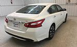 2016 Altima Thumbnail 4