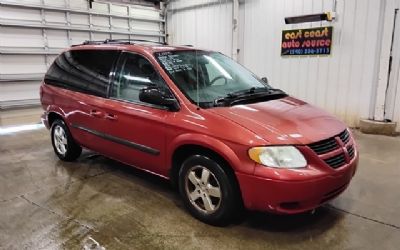 Photo of a 2005 Dodge Caravan SXT for sale