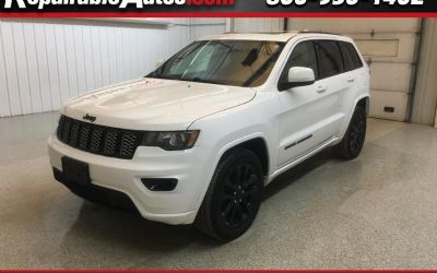 Photo of a 2017 Jeep Grand Cherokee Laredo 4WD Repairable Hail Damage for sale