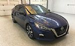 2022 Altima Thumbnail 2