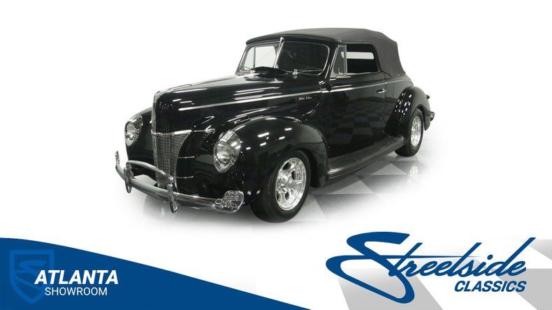 1940 Deluxe Convertible Image