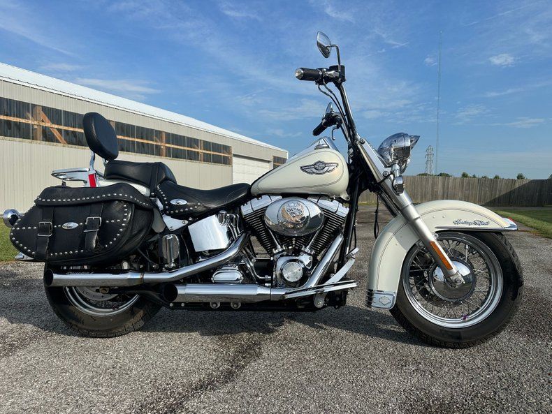 2003 Heritage Softail Classic Image