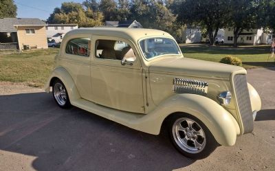 1935 Ford Tudor Sedan Restomod 