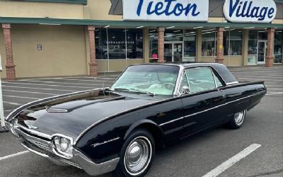 1962 Ford Thunderbird 