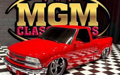 2001 Chevrolet S-10 LS 2DR Standard Cab 2WD SB