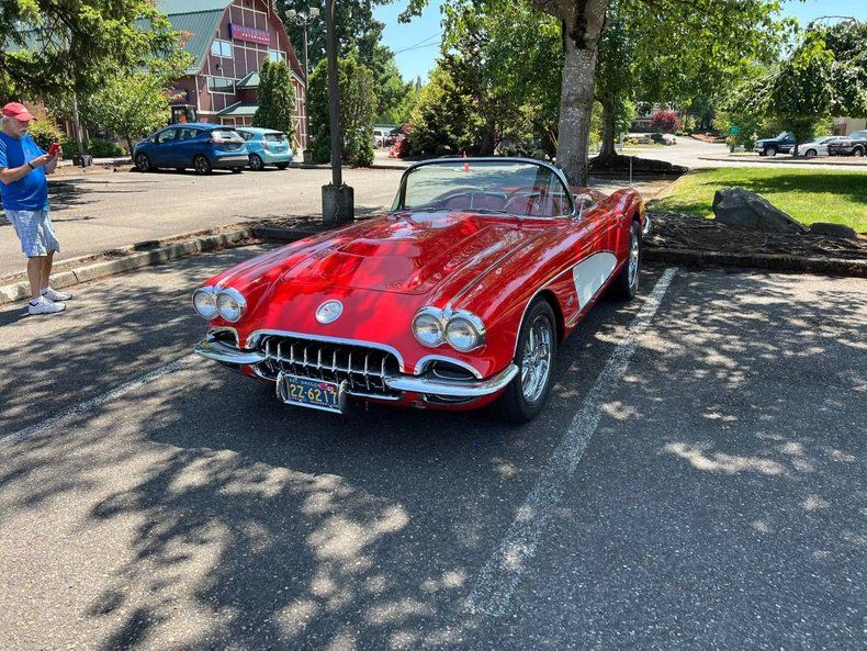 1960 Corvette Convertible Image