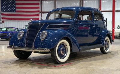 1937 Ford Deluxe 