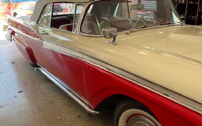 1957 Ford Fairlane 500 Skyliner 