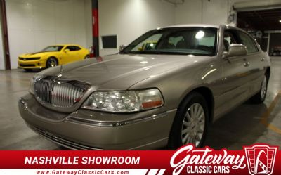 2003 Lincoln Town Car 