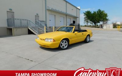 1993 Ford Mustang LX Convertible Feature 