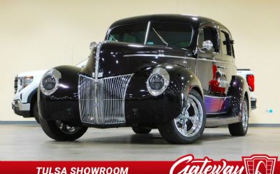1940 Ford Deluxe Sedan 