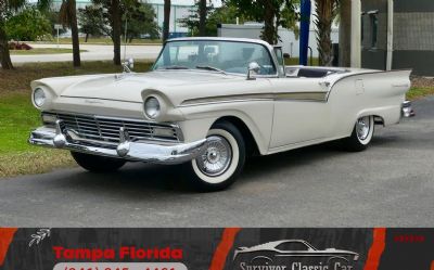 1957 Ford Fairlane Skyliner 
