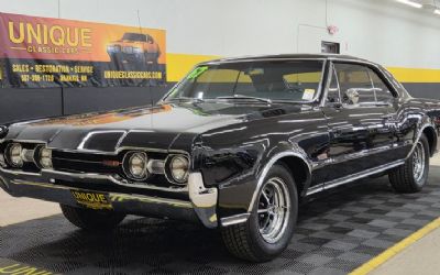 1967 Oldsmobile Cutlass Supreme (442 Tribute) 1967 Oldsmobile Cutlass 442 Tribute