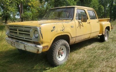 Photo of a 1973 Dodge Power Wagon Custom W200 Crew Cab 4X4 Pickup for sale