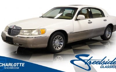 2000 Lincoln Town Car Signature Series 