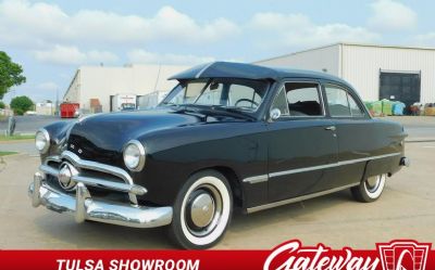 1949 Ford Custom Sedan 