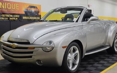 2005 Chevrolet SSR Retractable Hardtop Pickup 2005 Chevrolet SSR
