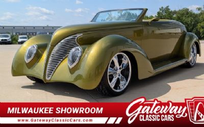 1939 Ford Custom 