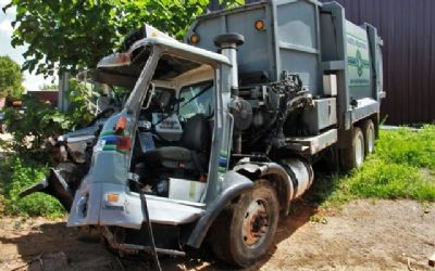 Photo of a 2009 Autocar Wxll Expeditor Garbage Truck for sale
