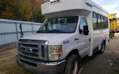 Photo of a 2011 Ford Econoline Commercial Cutaway E-350 SD Shuttle Van for sale