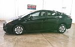 2017 Prius Thumbnail 5